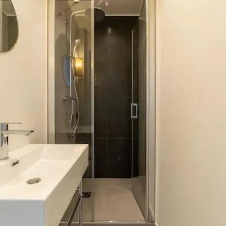 17e A 10 Min Arc De Triomphe Apartment *